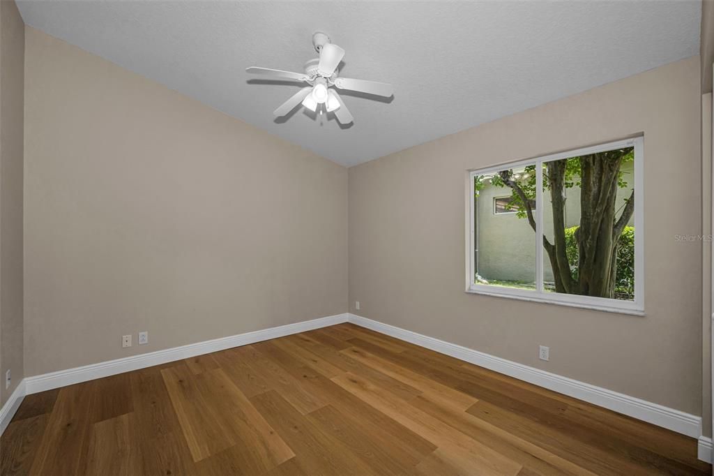 Activo con contrato: $684,900 (4 camas, 3 baños, 2347 Pies cuadrados)