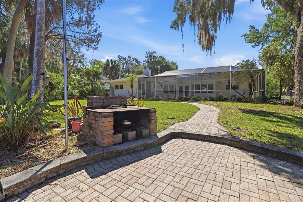 For Sale: $609,000 (3 beds, 2 baths, 2619 Square Feet)