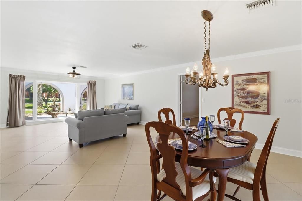 For Sale: $609,000 (3 beds, 2 baths, 2619 Square Feet)