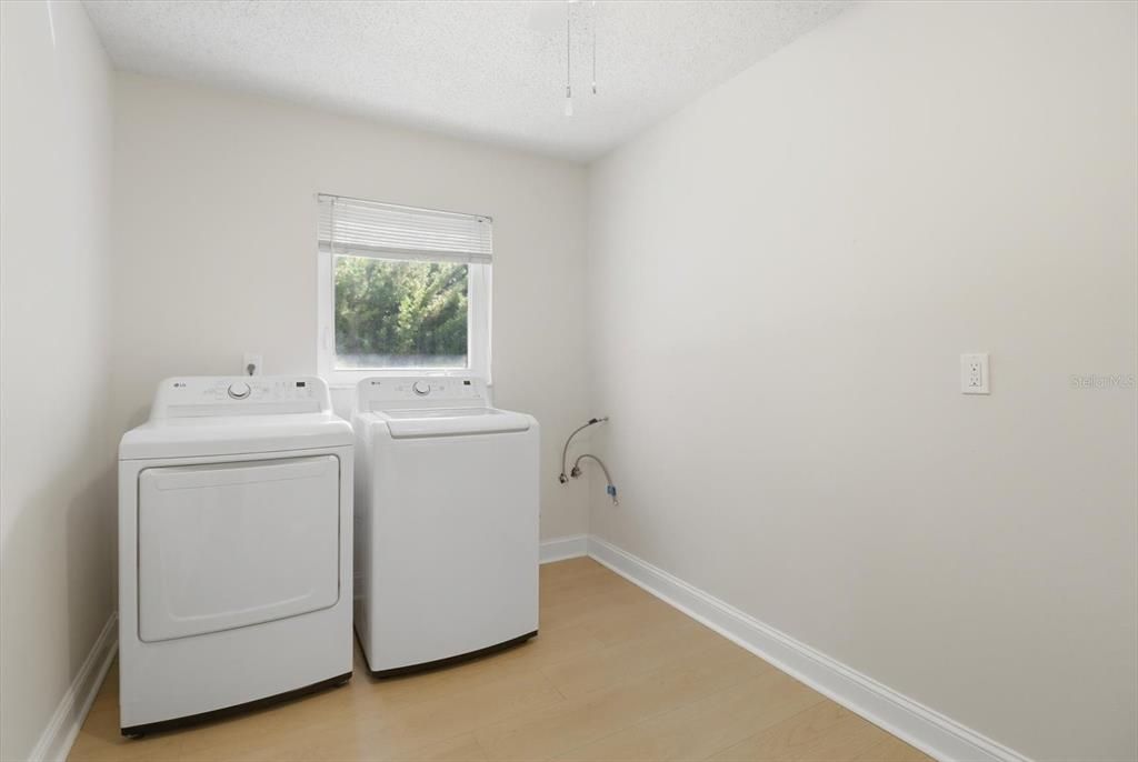 For Sale: $609,000 (3 beds, 2 baths, 2619 Square Feet)