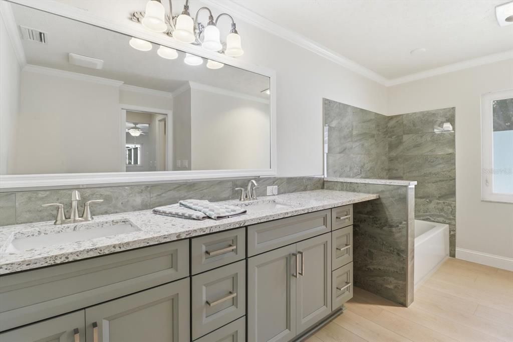 For Sale: $609,000 (3 beds, 2 baths, 2619 Square Feet)