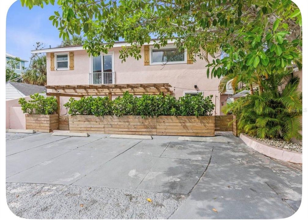 For Sale: $675,000 (5 beds, 4 baths, 2016 Square Feet)