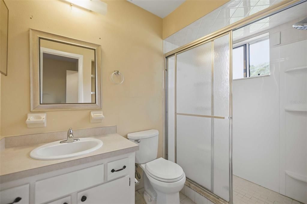 For Sale: $149,900 (2 beds, 2 baths, 960 Square Feet)