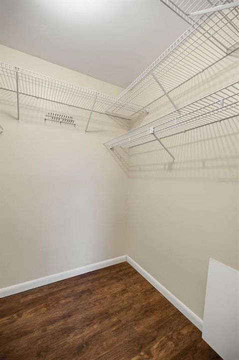 For Sale: $149,900 (2 beds, 2 baths, 960 Square Feet)