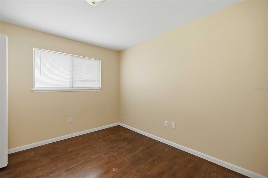 For Sale: $149,900 (2 beds, 2 baths, 960 Square Feet)