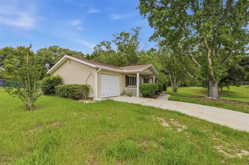 For Sale: $149,900 (2 beds, 2 baths, 960 Square Feet)