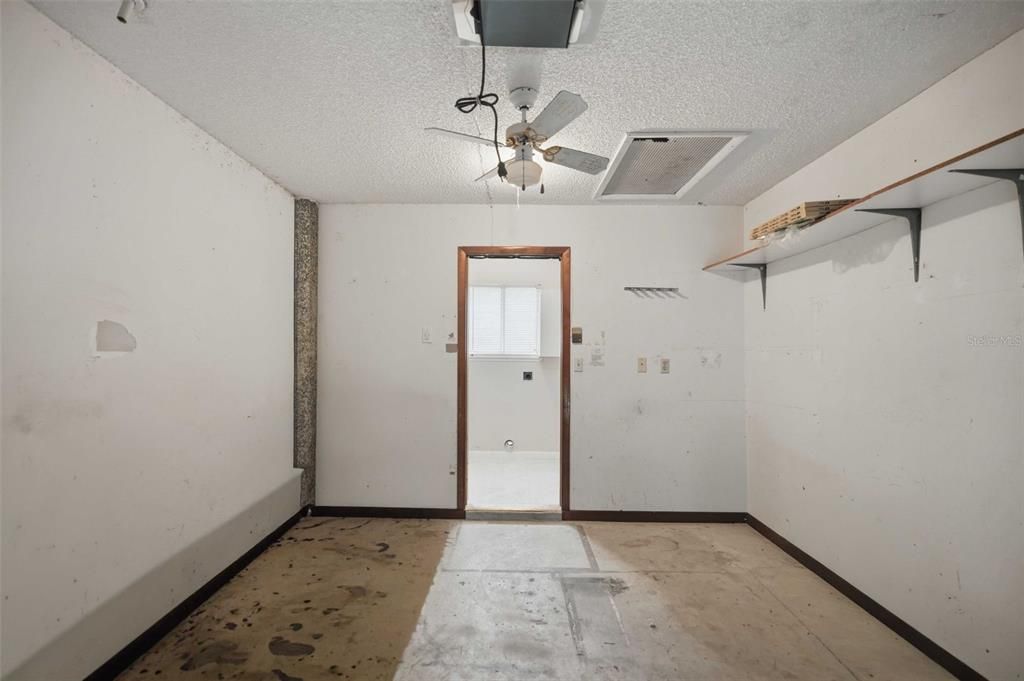 For Sale: $149,900 (2 beds, 2 baths, 960 Square Feet)