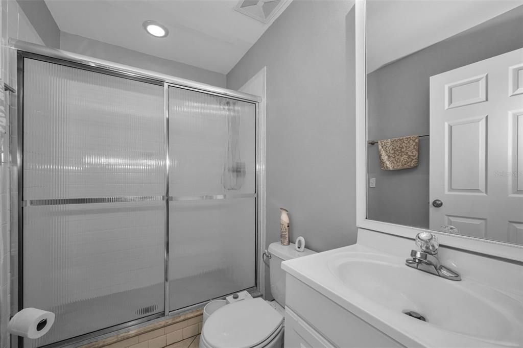Activo con contrato: $3,995 (5 camas, 3 baños, 2976 Pies cuadrados)