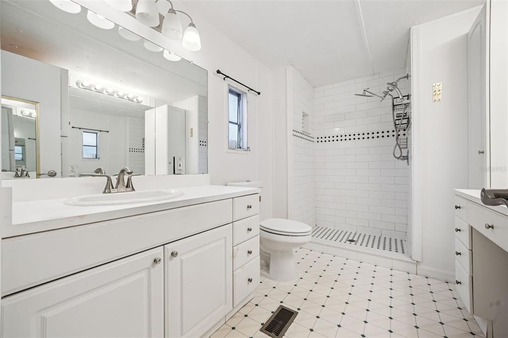 For Sale: $202,000 (3 beds, 2 baths, 1456 Square Feet)