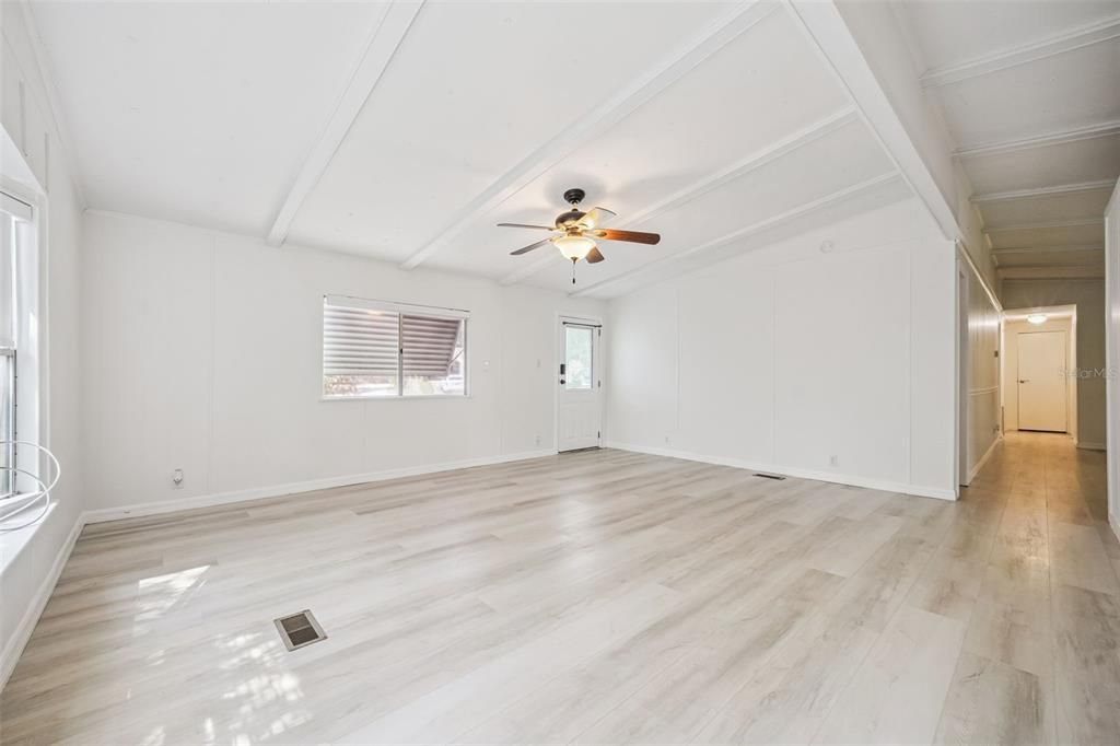 For Sale: $202,000 (3 beds, 2 baths, 1456 Square Feet)