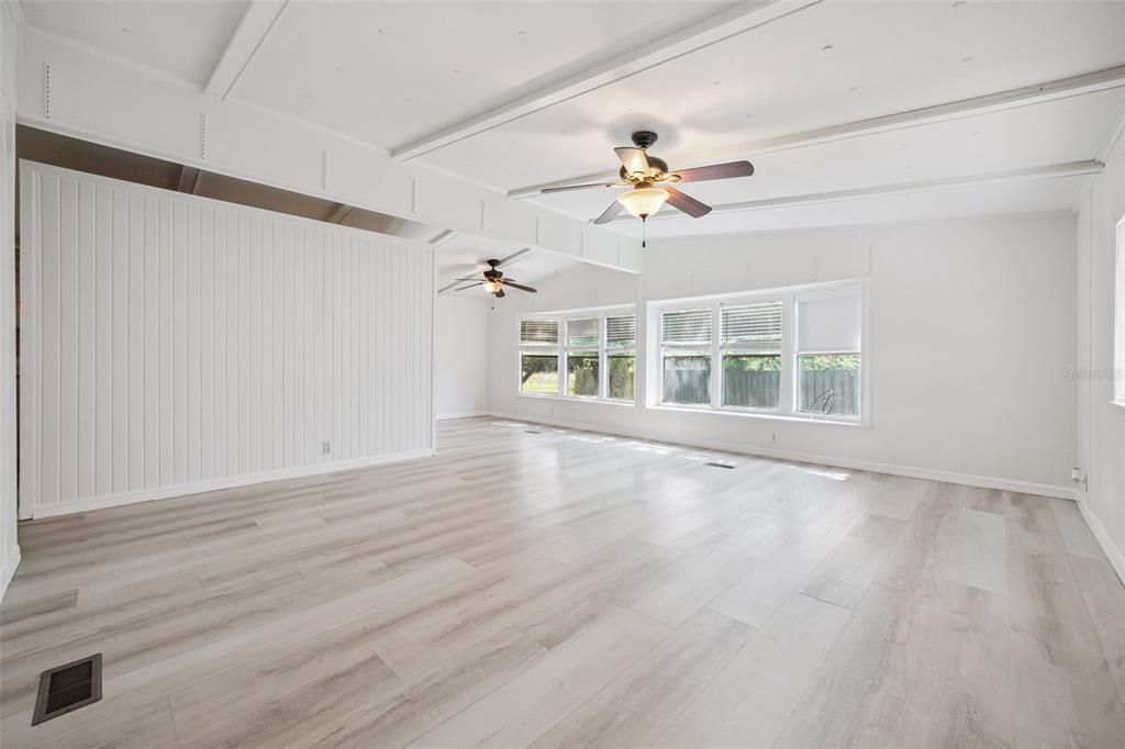 For Sale: $202,000 (3 beds, 2 baths, 1456 Square Feet)