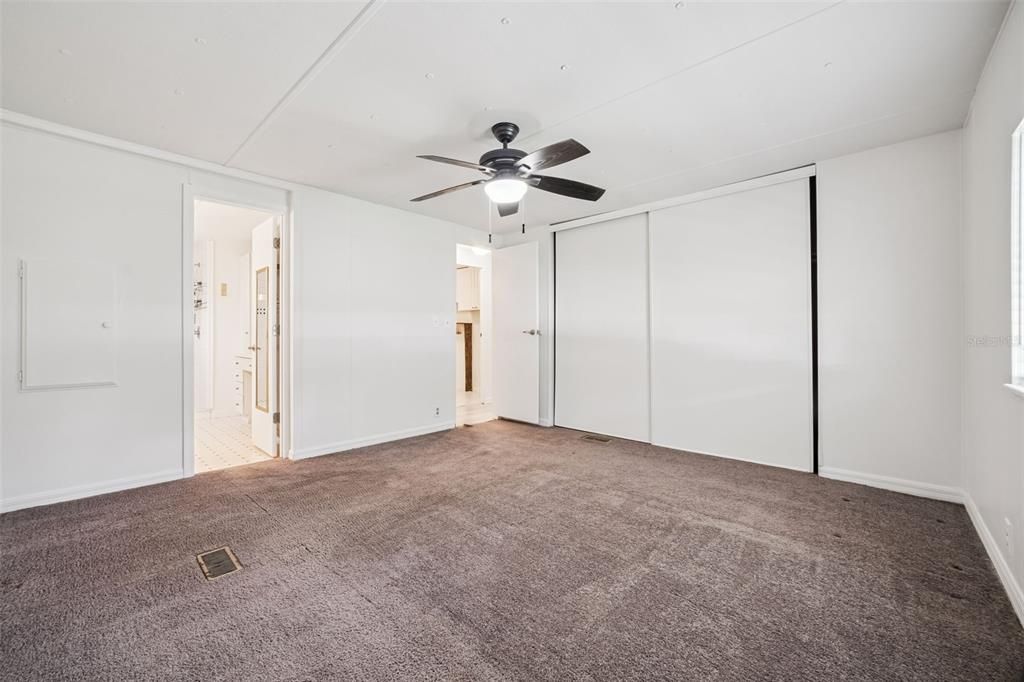 For Sale: $202,000 (3 beds, 2 baths, 1456 Square Feet)