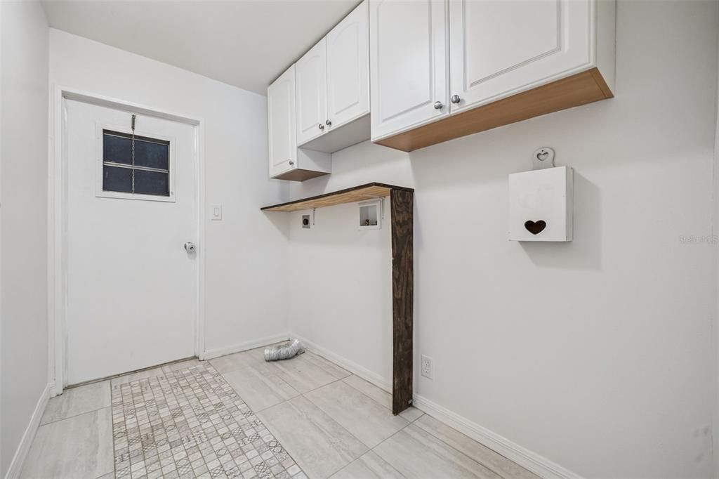 For Sale: $202,000 (3 beds, 2 baths, 1456 Square Feet)