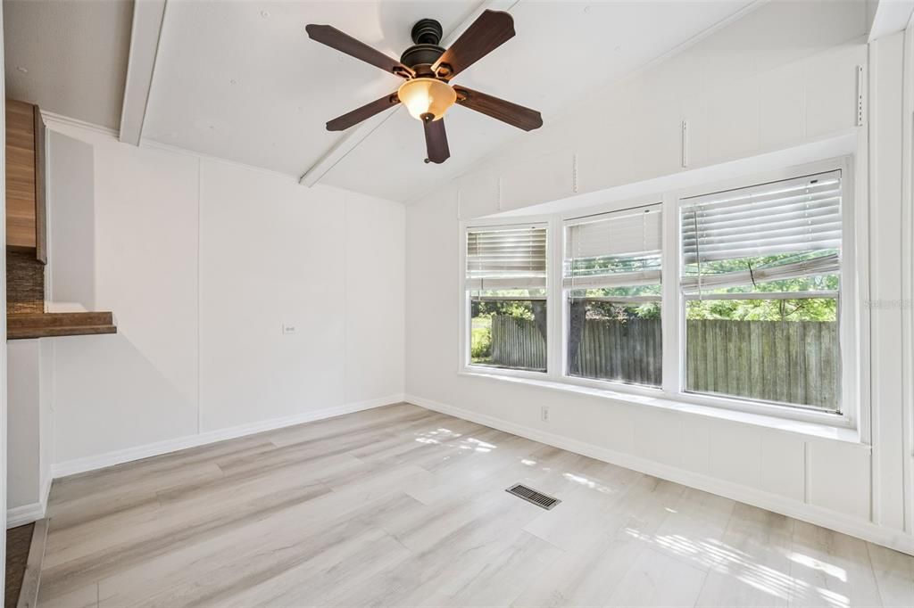 For Sale: $202,000 (3 beds, 2 baths, 1456 Square Feet)