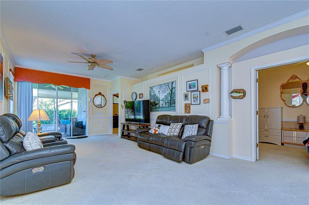 For Sale: $350,000 (2 beds, 2 baths, 1544 Square Feet)