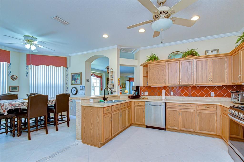 For Sale: $350,000 (2 beds, 2 baths, 1544 Square Feet)
