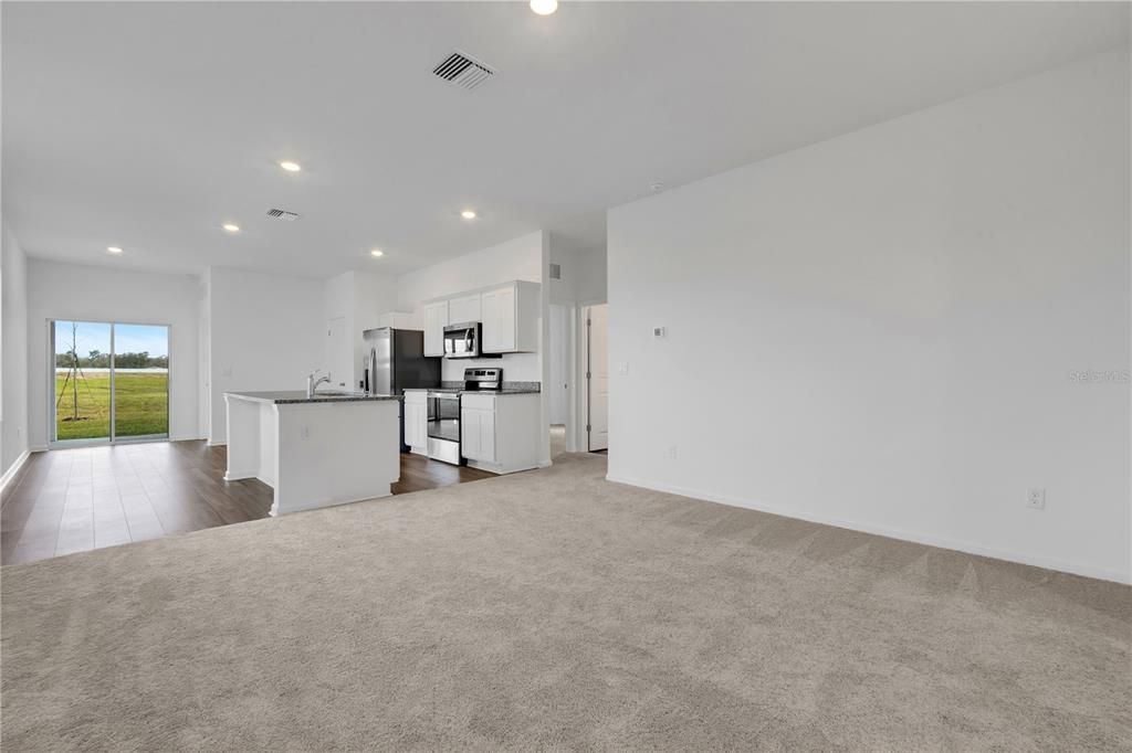For Sale: $308,900 (3 beds, 2 baths, 1365 Square Feet)