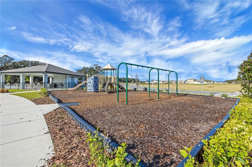 For Sale: $308,900 (3 beds, 2 baths, 1365 Square Feet)