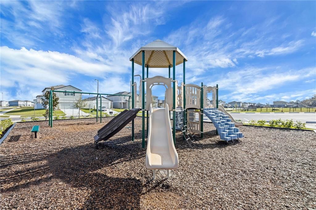 For Sale: $308,900 (3 beds, 2 baths, 1365 Square Feet)