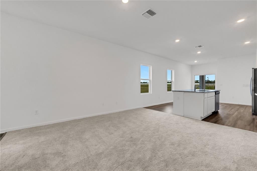 For Sale: $308,900 (3 beds, 2 baths, 1365 Square Feet)