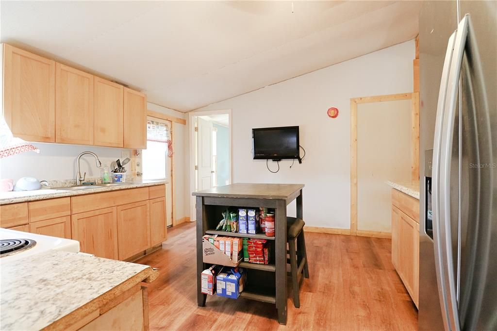 For Sale: $164,900 (3 beds, 2 baths, 1008 Square Feet)