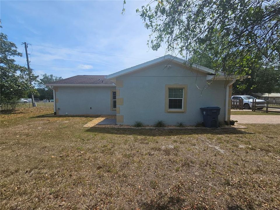 Activo con contrato: $299,000 (3 camas, 2 baños, 1340 Pies cuadrados)
