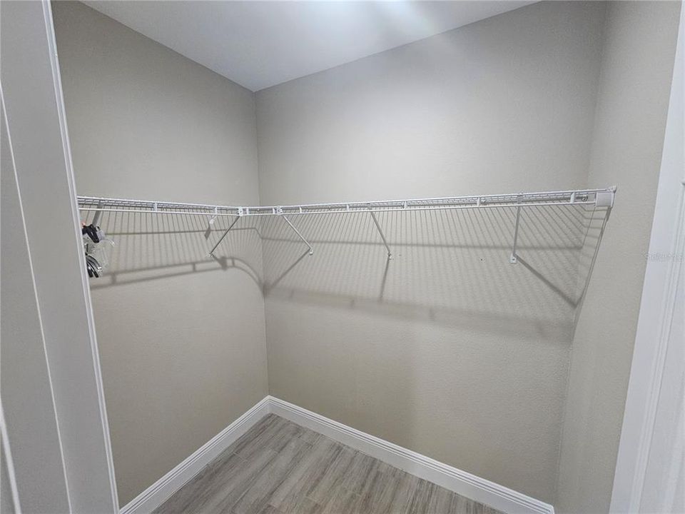 Activo con contrato: $299,000 (3 camas, 2 baños, 1340 Pies cuadrados)