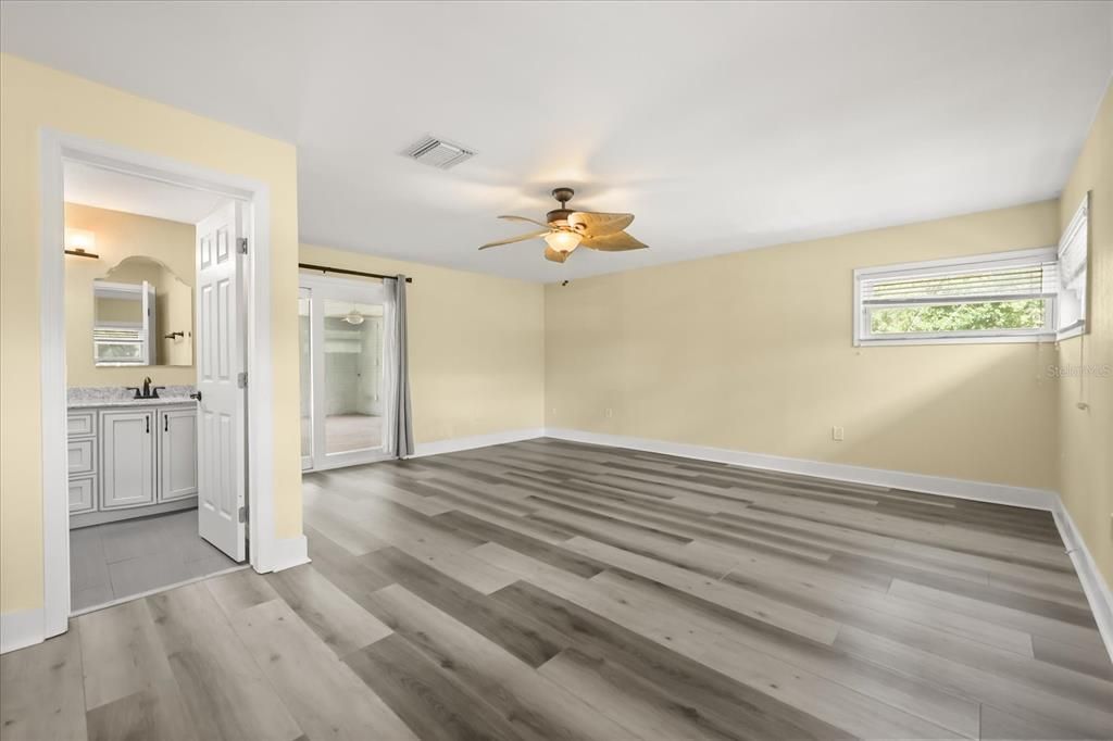 En Venta: $799,999 (5 camas, 2 baños, 2498 Pies cuadrados)