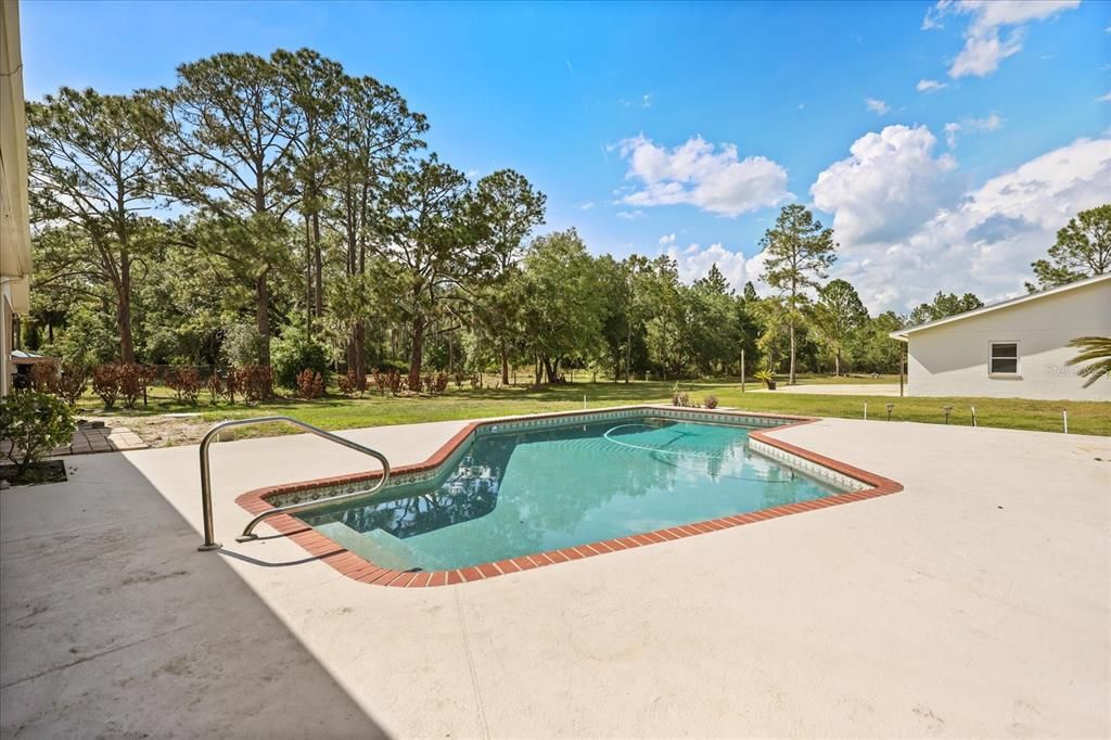 En Venta: $799,999 (5 camas, 2 baños, 2498 Pies cuadrados)