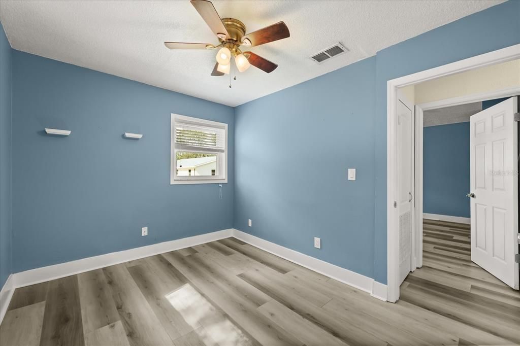 En Venta: $799,999 (5 camas, 2 baños, 2498 Pies cuadrados)