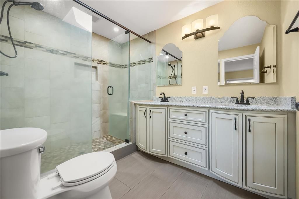En Venta: $799,999 (5 camas, 2 baños, 2498 Pies cuadrados)