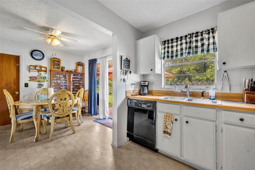 Activo con contrato: $192,000 (3 camas, 2 baños, 1226 Pies cuadrados)
