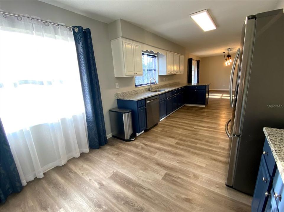 На продажу: $459,990 (3 спален, 2 ванн, 1834 Квадратных фут)