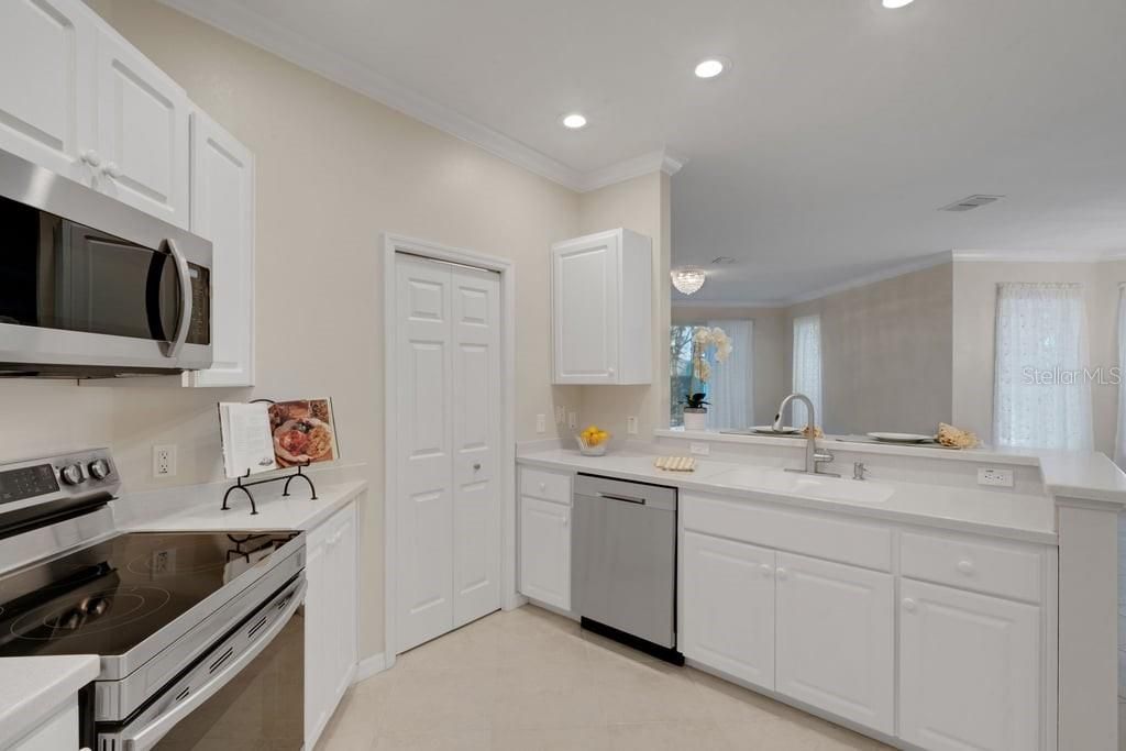 For Sale: $399,990 (3 beds, 2 baths, 1759 Square Feet)