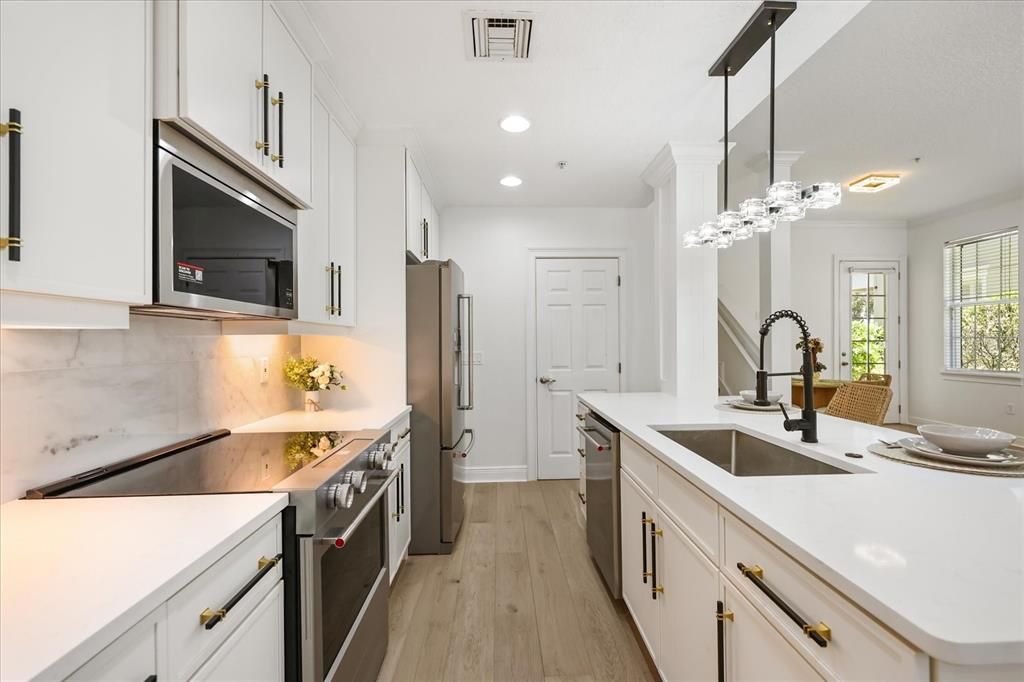For Sale: $1,399,000 (6 beds, 4 baths, 3129 Square Feet)