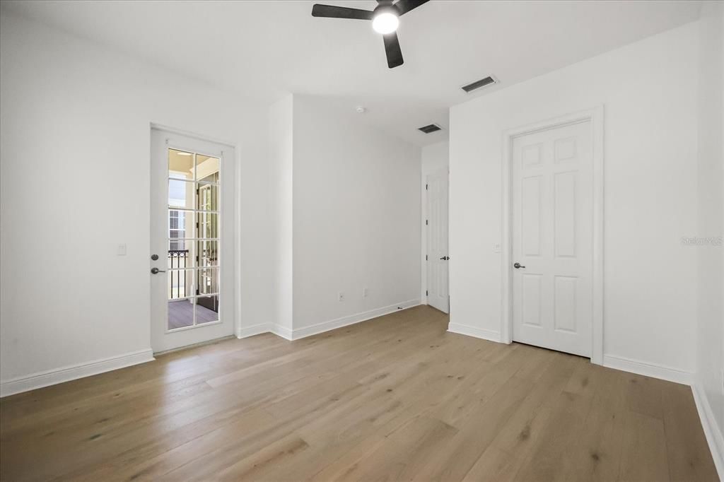 For Sale: $1,399,000 (6 beds, 4 baths, 3129 Square Feet)