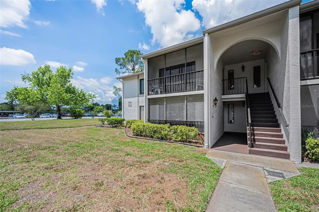 For Sale: $169,900 (2 beds, 1 baths, 904 Square Feet)