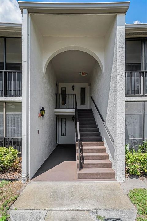 For Sale: $169,900 (2 beds, 1 baths, 904 Square Feet)
