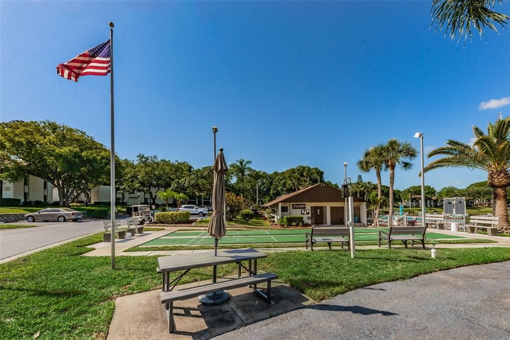 For Sale: $169,900 (2 beds, 1 baths, 904 Square Feet)