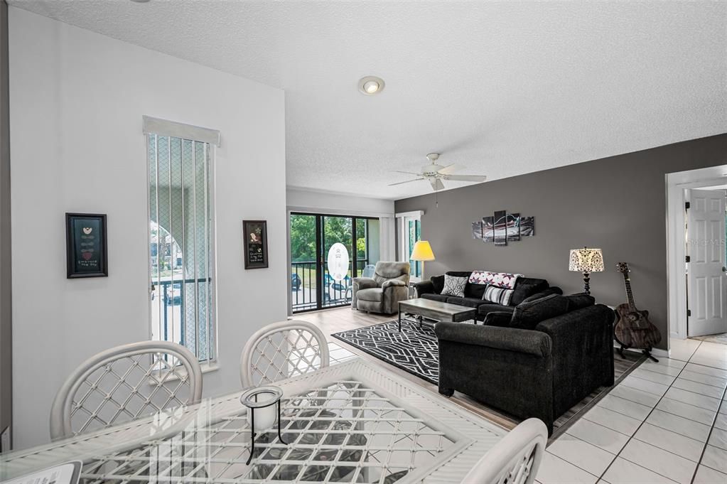 For Sale: $169,900 (2 beds, 1 baths, 904 Square Feet)