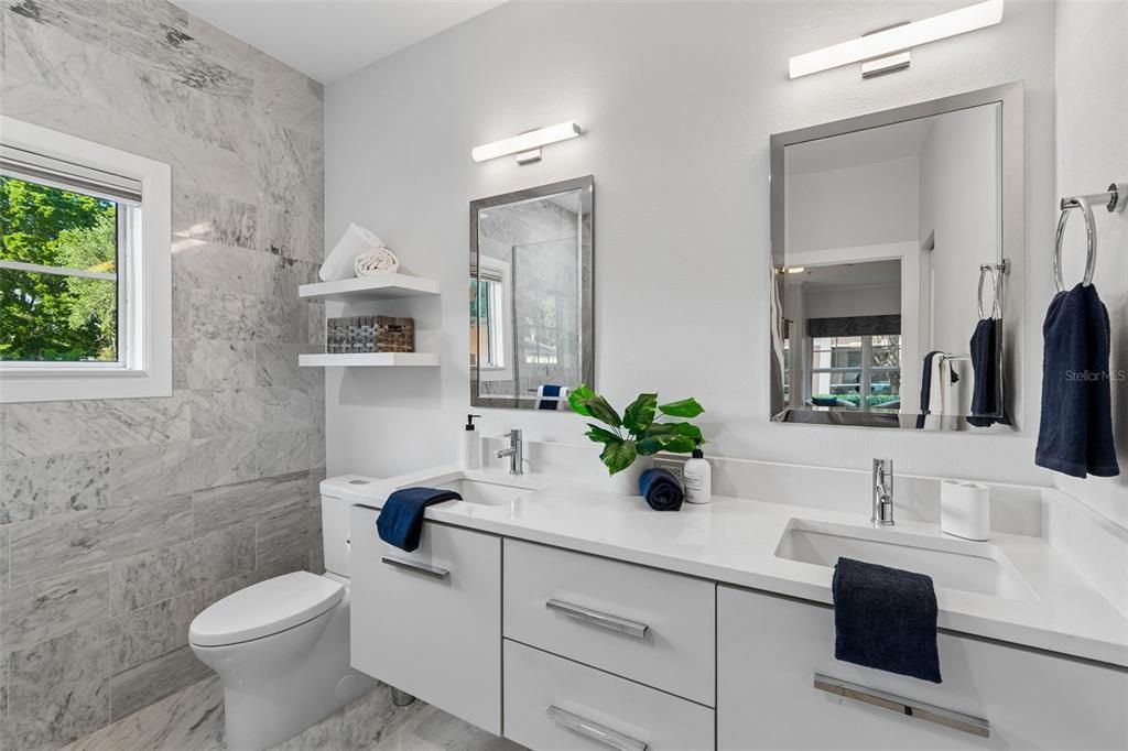 Activo con contrato: $345,000 (2 camas, 2 baños, 1242 Pies cuadrados)
