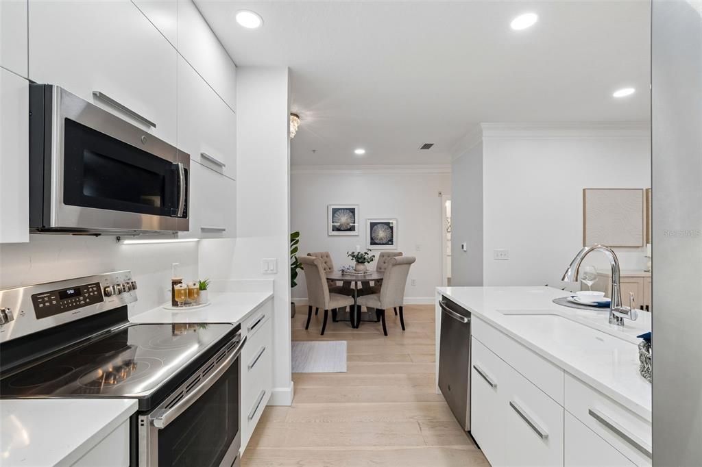 Activo con contrato: $345,000 (2 camas, 2 baños, 1242 Pies cuadrados)