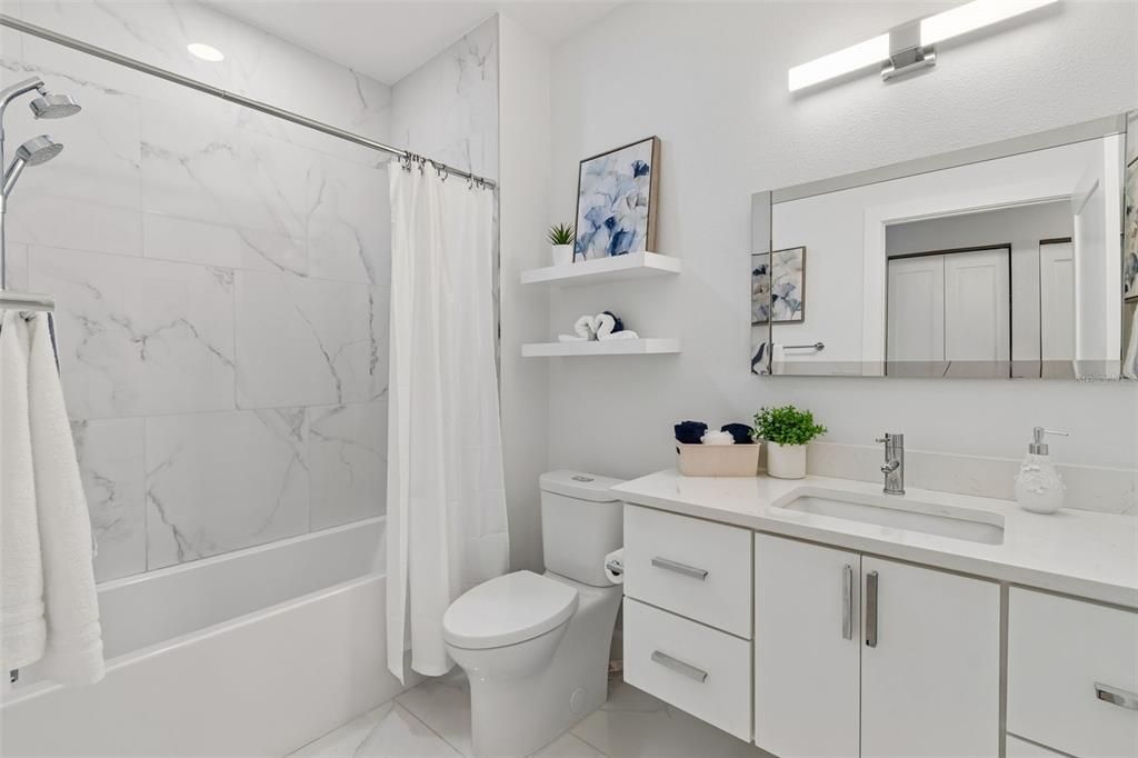 Activo con contrato: $345,000 (2 camas, 2 baños, 1242 Pies cuadrados)