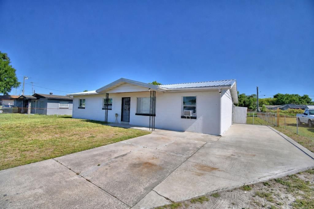 Activo con contrato: $219,500 (3 camas, 1 baños, 1220 Pies cuadrados)