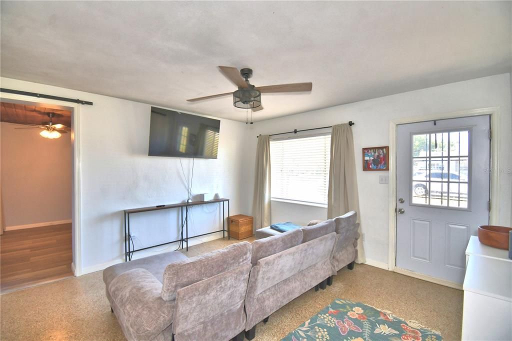 Activo con contrato: $219,500 (3 camas, 1 baños, 1220 Pies cuadrados)