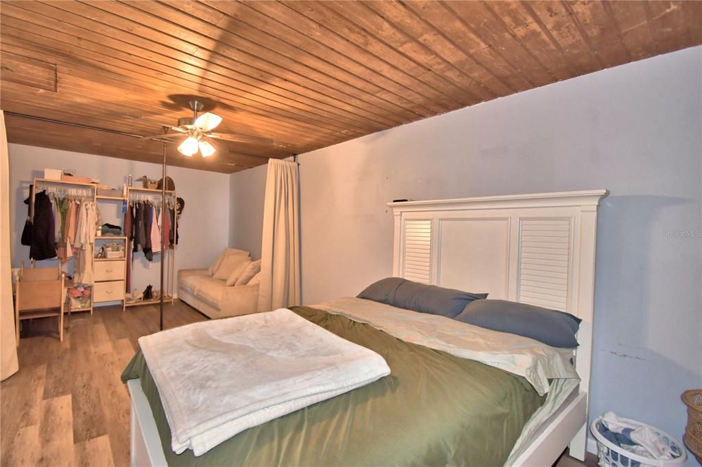 Activo con contrato: $219,500 (3 camas, 1 baños, 1220 Pies cuadrados)