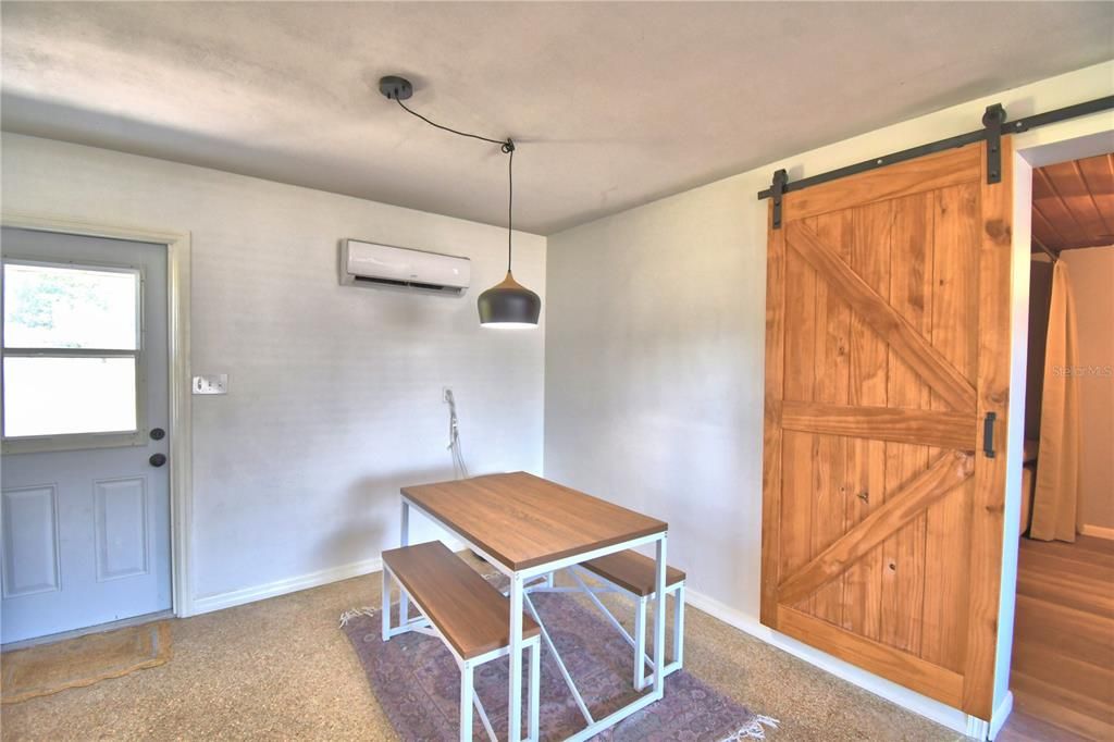 Activo con contrato: $219,500 (3 camas, 1 baños, 1220 Pies cuadrados)