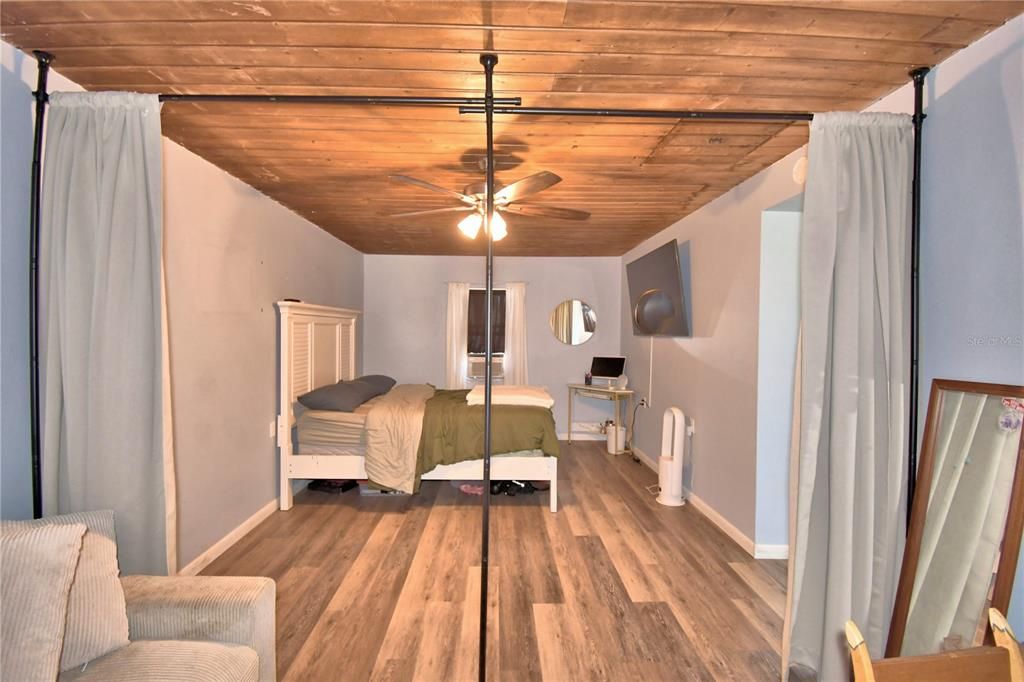Activo con contrato: $219,500 (3 camas, 1 baños, 1220 Pies cuadrados)