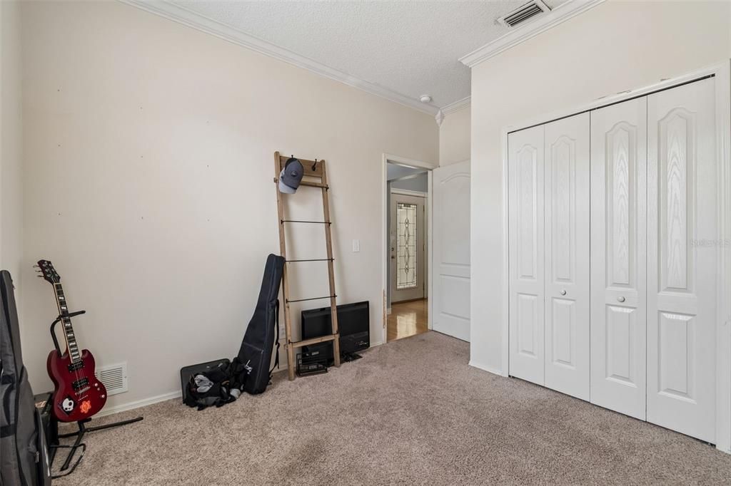 Activo con contrato: $279,000 (3 camas, 2 baños, 1374 Pies cuadrados)