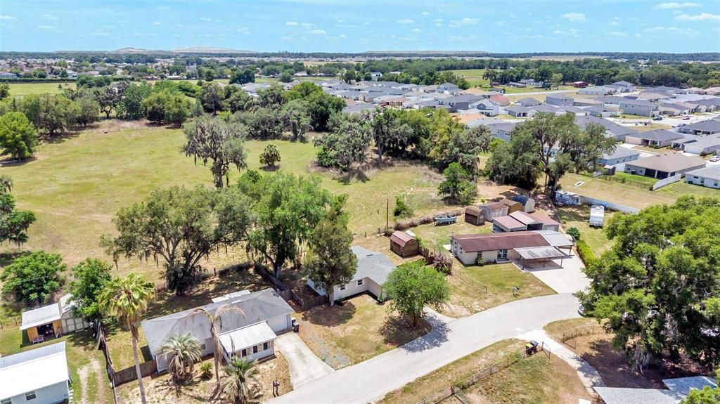 Activo con contrato: $240,000 (3 camas, 1 baños, 897 Pies cuadrados)